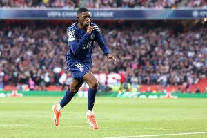 巴黎人报列金球奖信息：登贝莱会成为第六位获奖的法国球员吗？