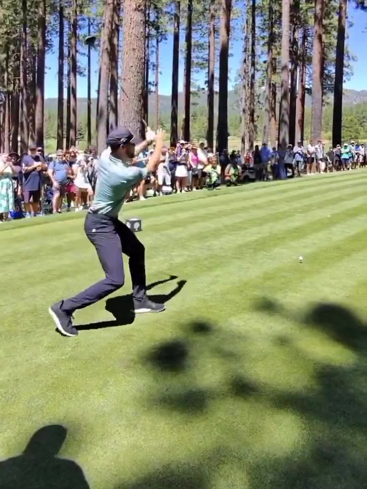 再次“招募”！👨‍🍳库里搞笑模仿老詹挥杆：我们需要你！